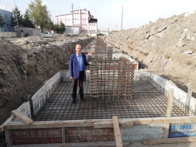 Şuhut’ta Kapalı Pazar Yeri Çalışmaları Devam Ediyor