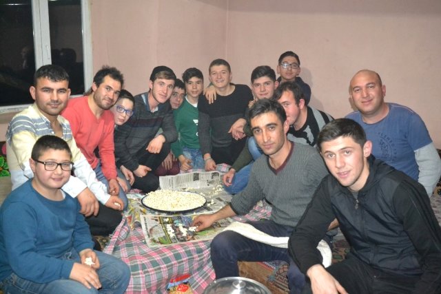 Geleneksel ‘Yüzük Oyunu’ Gençlerin Vazgeçilmezi