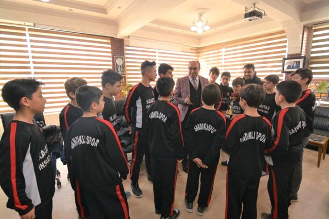 Şampiyon Takım Başkan Çöl’ü Ziyaret Etti