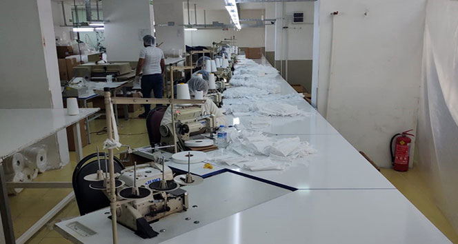 Kaçak maske üretimi yapılan atölyeye baskın: 220 bin kaçak maske ele geçirildi