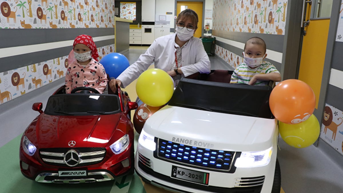 Kayseri’de kanser tedavisi gören çocuklar, akülü araçlarla moral buluyor