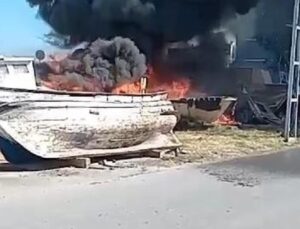 Küçükçekmece’de yangın: 5 tekne kullanılamaz hale geldi