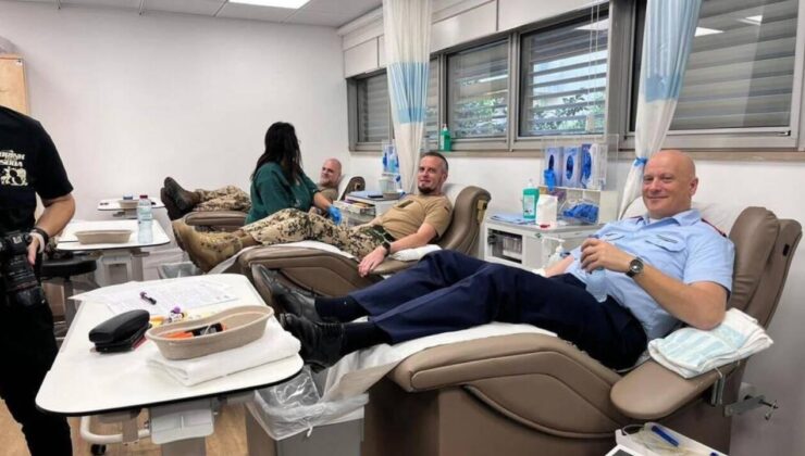 İsrail’i ziyaret eden Alman Hava Kuvvetleri Kumandanı kan bağışında bulundu