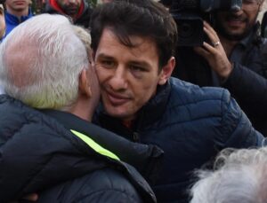 His dolu anlar! Halil Umut Meler ailesine kavuştu