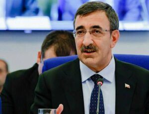 Cevdet Yılmaz: Cari açık başta olmak üzere riskler azalıyor