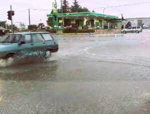 Aylardan sonra düşen yağmur yüzleri güldürdü