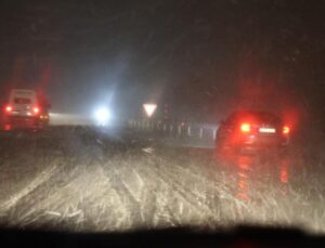 Konya’da ağır kar yağışı! Bir anda kent beyaza büründü