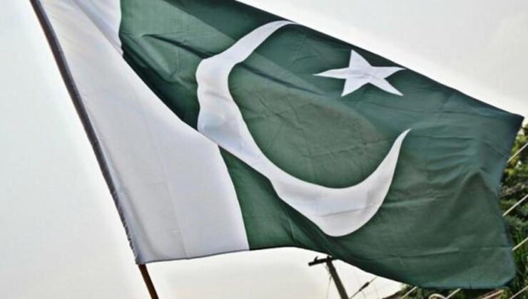 Pakistan’dan Afganistan’a hava saldırısı