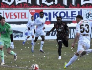 Süper Lig için geri sayım başladı! Deplasmanda 3-0 kazanarak seriyi 11 maça çıkardılar