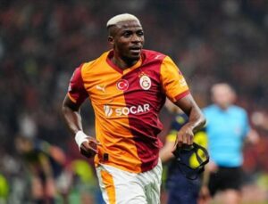 Victor Osimhen alanlardan ne kadar uzak kalacağını açıkladı!
