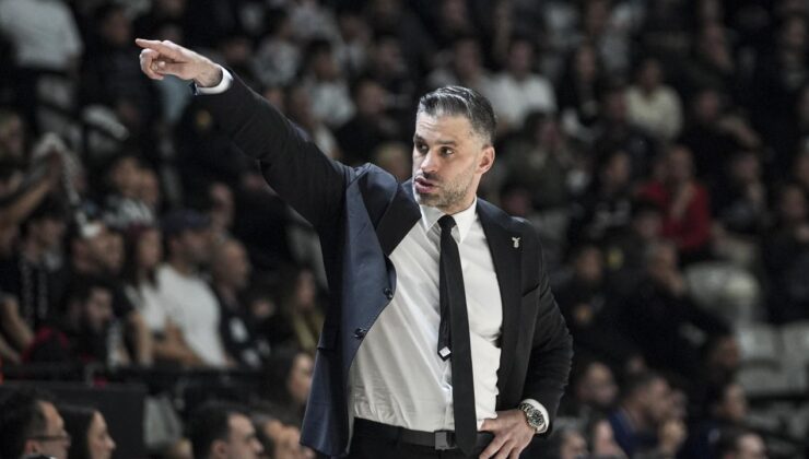 Beşiktaş’ın hocasından büyük başarı! Avrupa’da yılın koçu seçildi