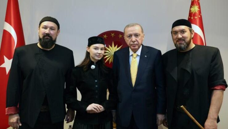 Cumhurbaşkanı Erdoğan, ‘Ay Yola’ müzik kümesini kabul etti