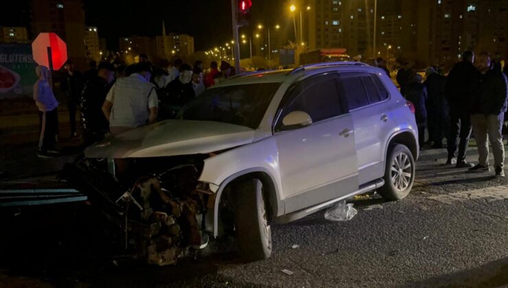 Kayseri’de feci kaza: 3’ü ağır 4 yaralı