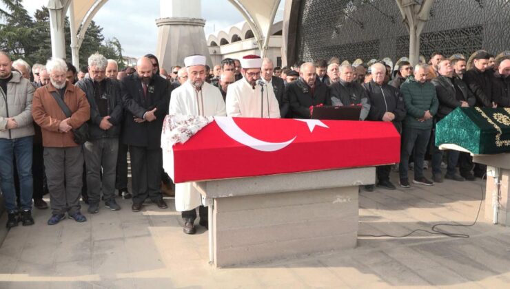 Tiyatro oyuncusu Feyha Çelenk son seyahatine uğurlandı