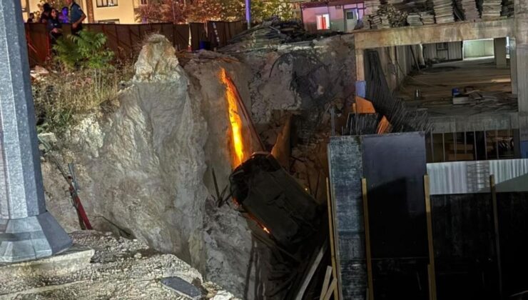 Gaziantep’te kaza sonrası savrulan araç inşaat çukuruna uçtu: 2’si ağır 3 yaralı