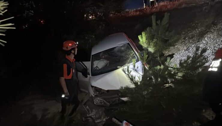 Kütahya’da araba ile motosiklet çarpıştı, 5 kişi yaralandı