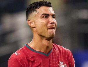 Ronaldo son maçında rekor kırdı! Gözyaşları içinde veda etti